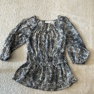 Beautiful DKNY top size small